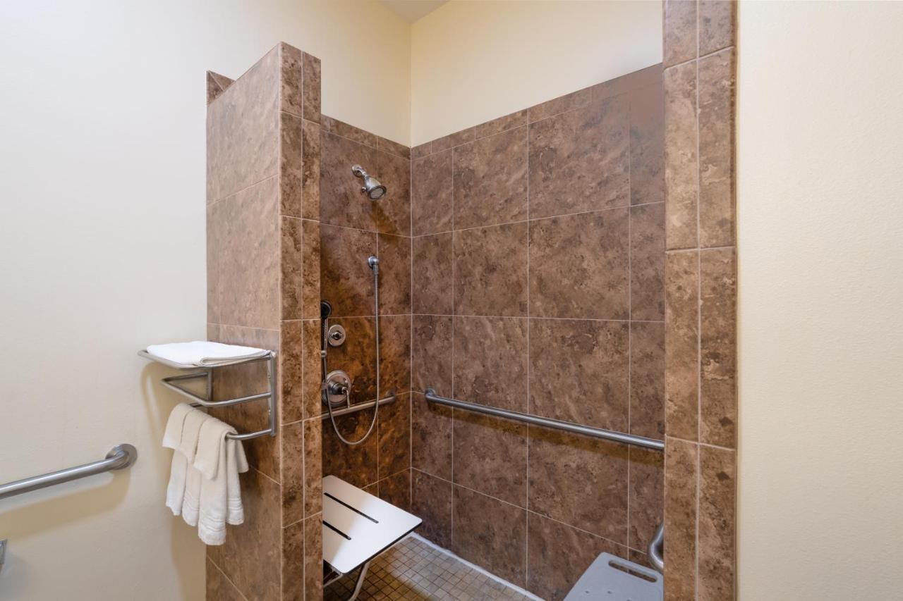 Baymont By Wyndham Savannah South Georgetown Exterior photo