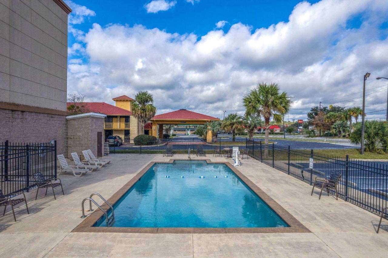 Baymont By Wyndham Savannah South Georgetown Exterior photo